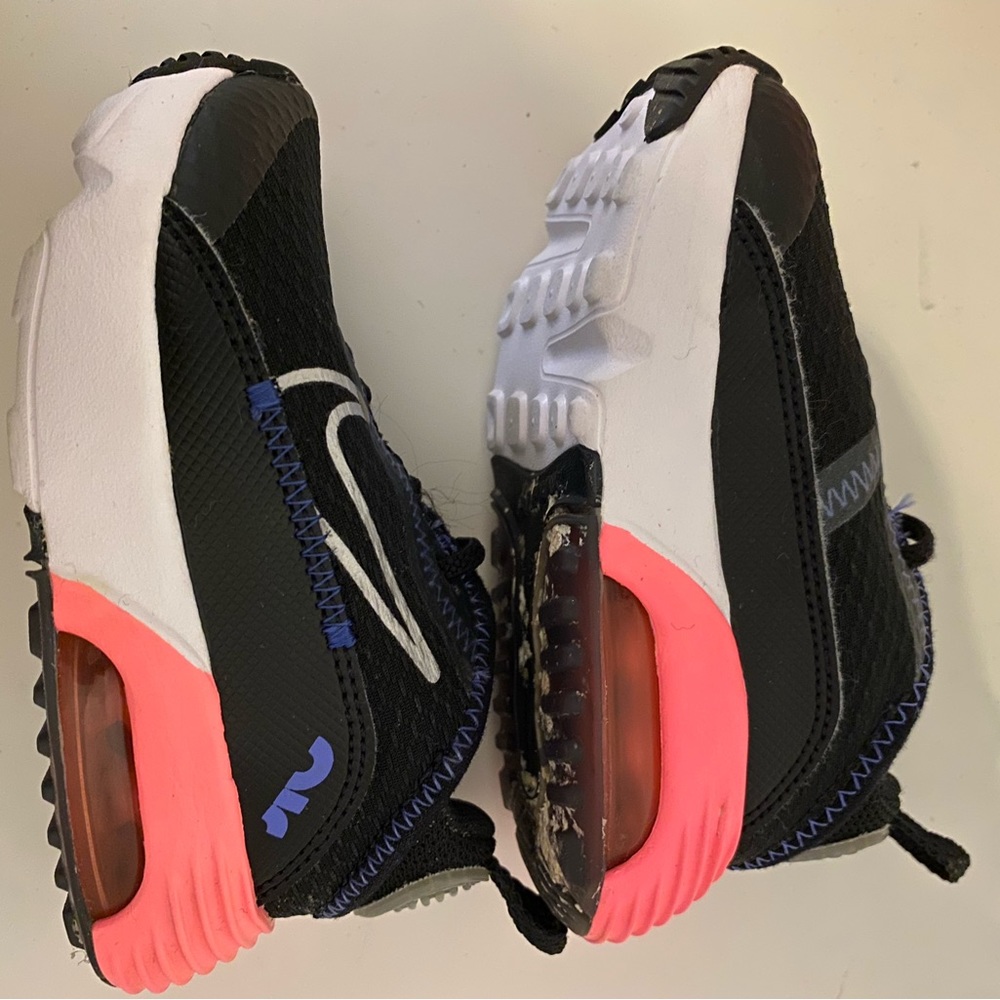 Infant /toddler sneakers⬇️💫💫REDUCED PRICE